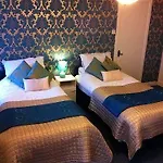 The Farmers Arms 3*