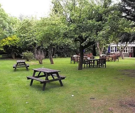 The Farmers Arms Hotel