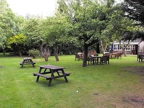 The Farmers Arms Hotel